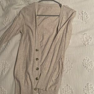 mossimo cream cardigan, slightly worn. perfect condition. Large